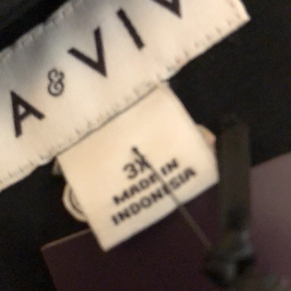 Ava & Viv black tunic style blouse NWT size 3x Ptp 30”. - Picture 7 of 7